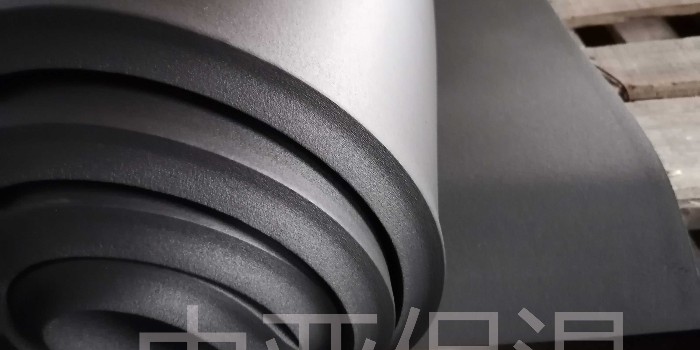 機房地面鋪設(shè)活動地板選橡塑保溫板，理由是什么？